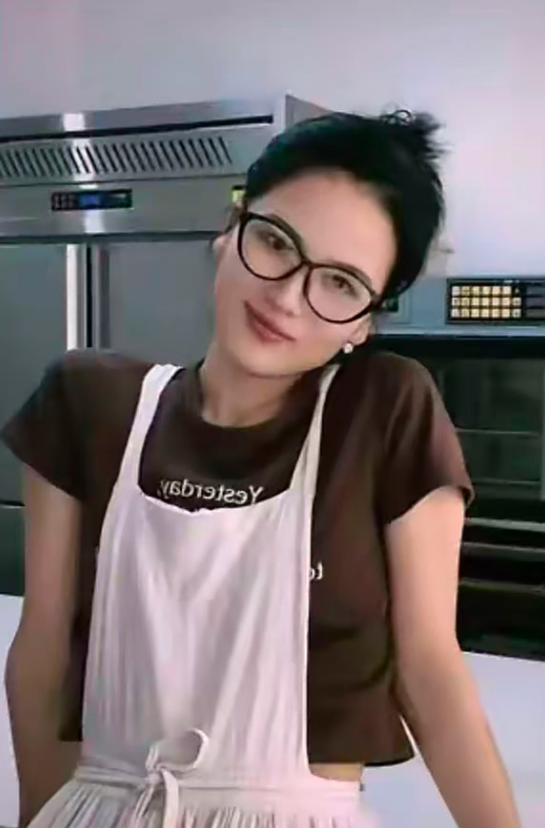 大瓜！美艳老板娘出轨18岁暑假工，聊天记录炸裂，称男生是永动机