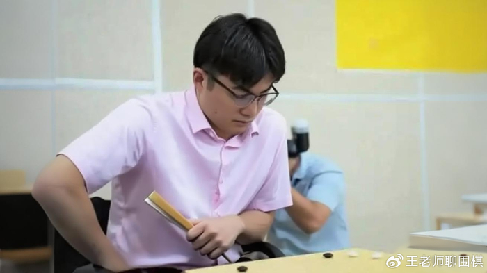 开云体育官网-三局连环大逆转，胜率99%到半目憾负，超快棋究竟有多残酷|杨鼎新|廖元赫|极限|黑棋|失误_新浪新闻